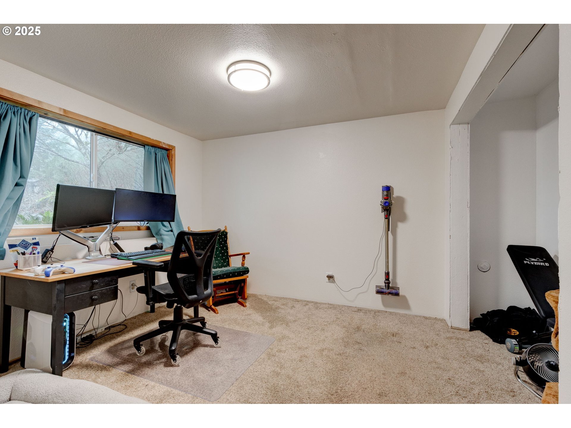 43907 Northeast Columbia Tie Road Amboy, WA 98601 - Photo 23 of 42 a view of a workspace with furniture
