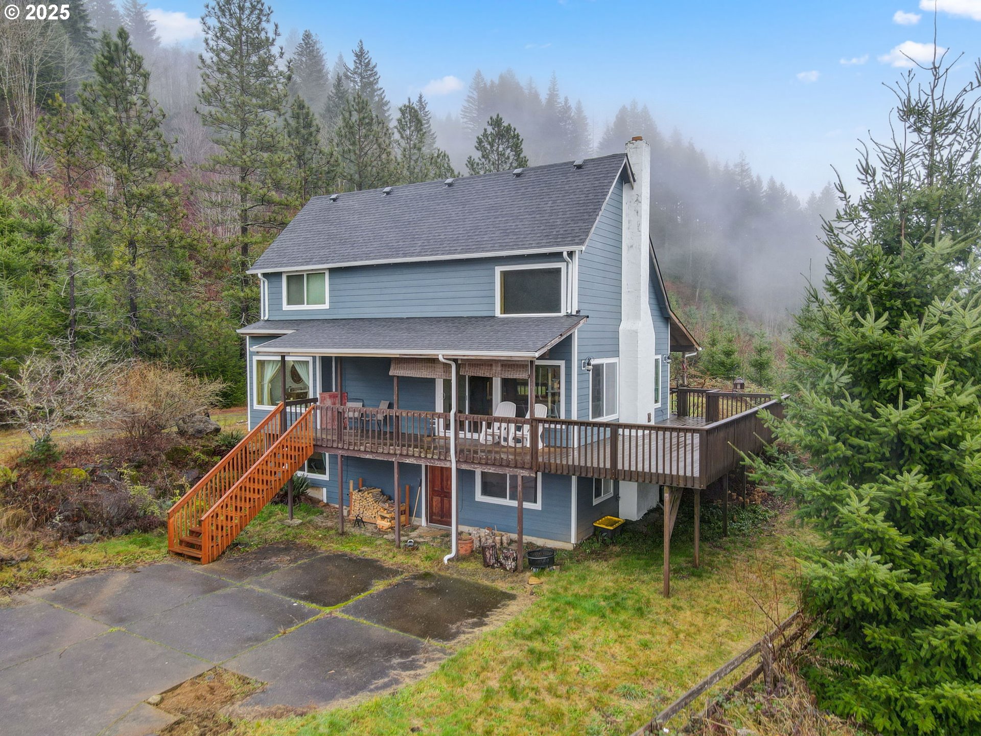 43907 Northeast Columbia Tie Road Amboy, WA 98601 - Photo 32 of 42 a view of a house with pool
