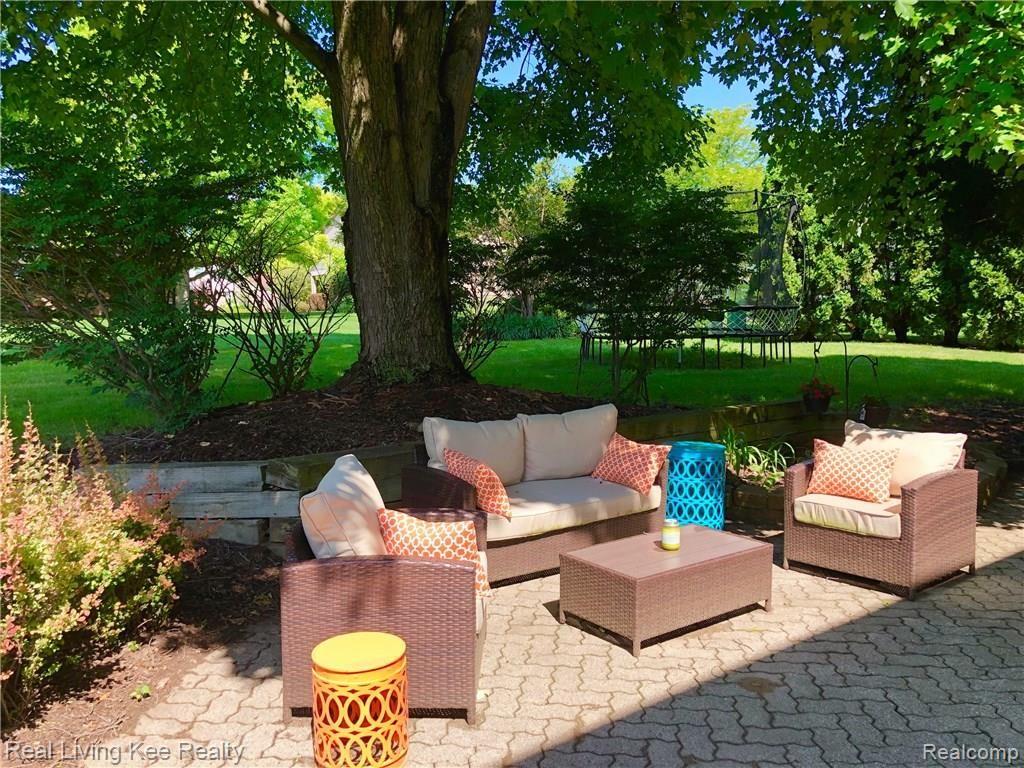 825 Augusta Drive Rochester Hills, MI 48309 - Photo 23 of 28