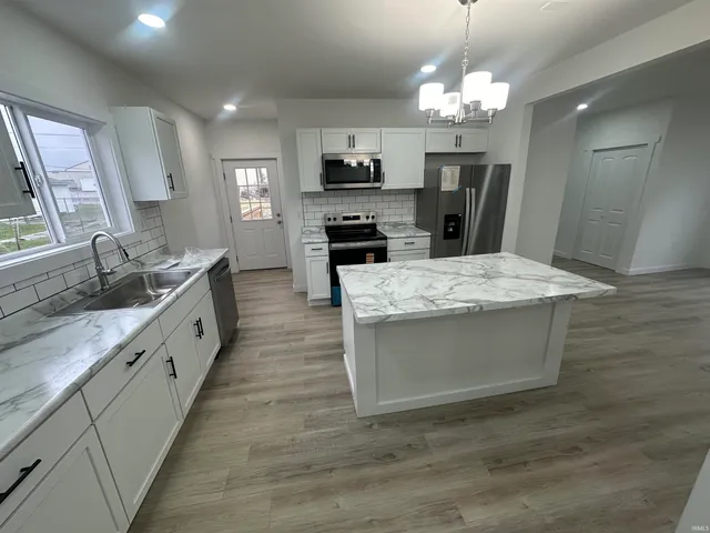 $279,900 | 408 L Street, Bedford, IN 47421