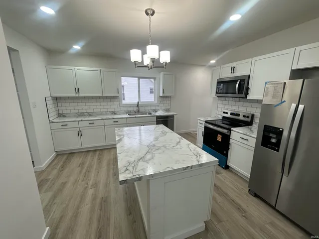 $279,900 | 408 L Street, Bedford, IN 47421