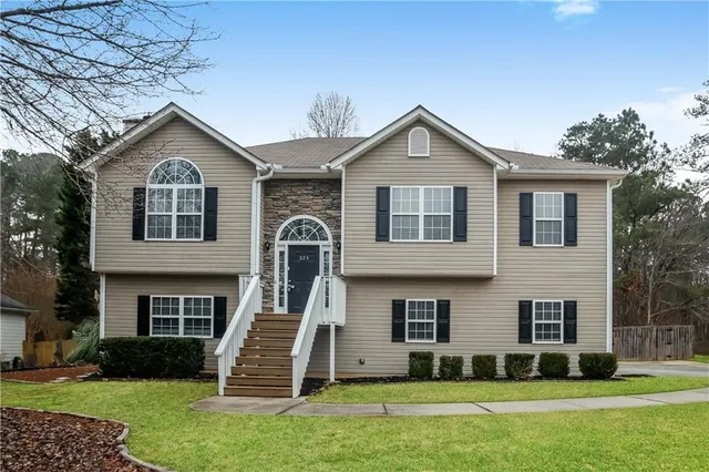 $2,410 | 320 Clear Brook Trail, Douglasville, GA 30134