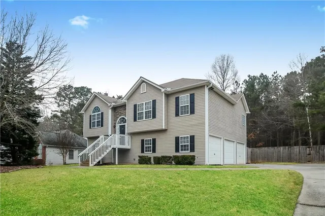 $2,410 | 320 Clear Brook Trail, Douglasville, GA 30134