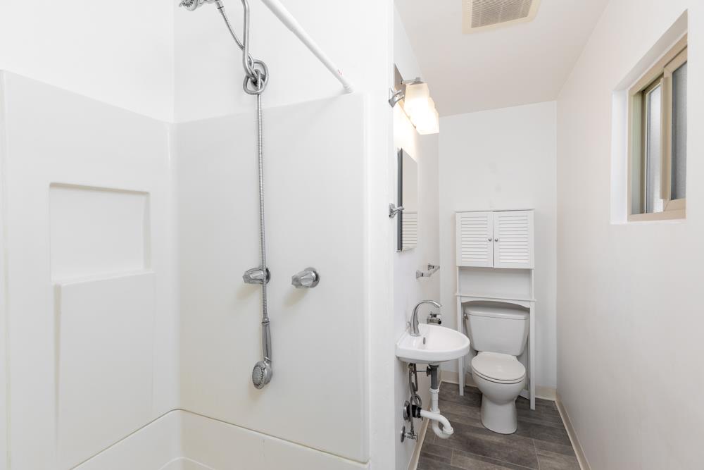 439 Cliff Drive Aptos, CA 95003 - Photo 25 of 29 a bathroom with a shower