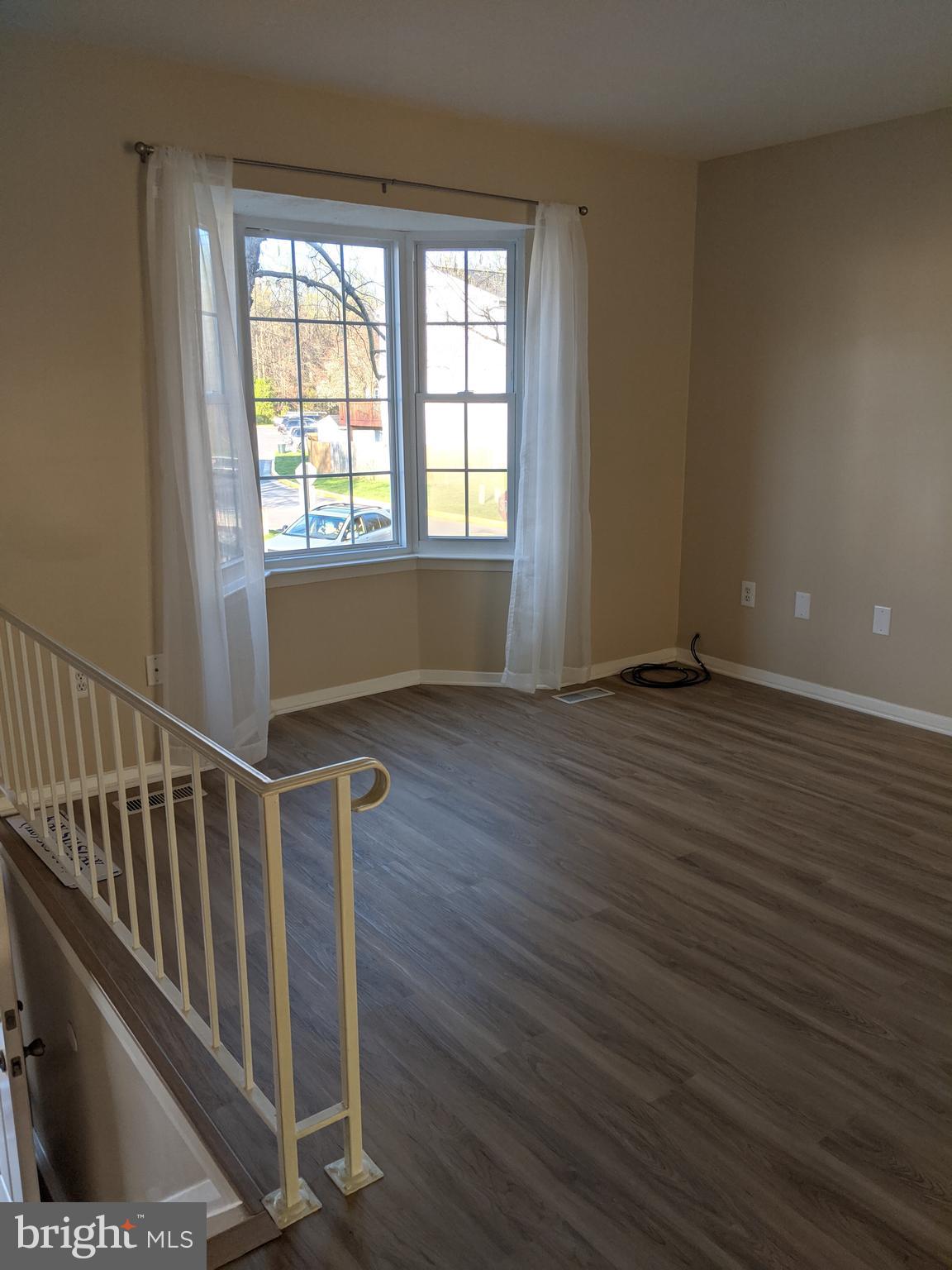 437 Kosoak Road Middle River, MD 21220 - Photo 5 of 21 Living room