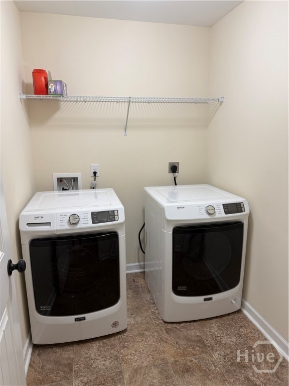 102 Black Pine Drive Springfield, GA 31329 - Photo 8 of 13 Laundry room- Washer and Dryer are staying!