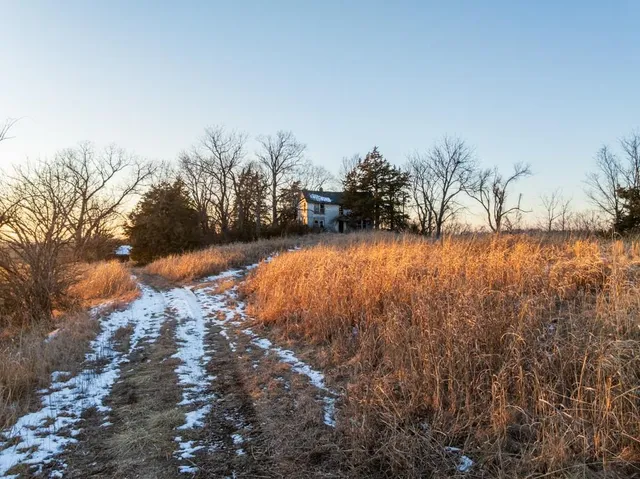 $1,150,000 | 13350 Dowling Lane, Platte City, MO 64079