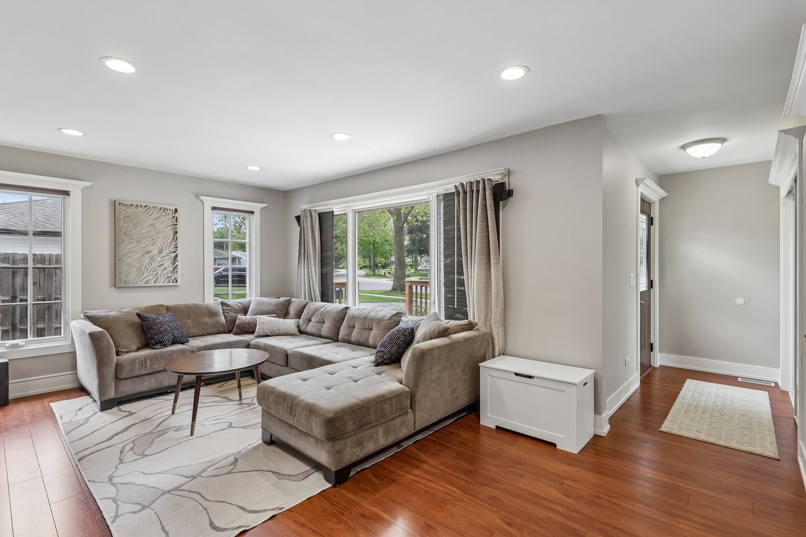 2802 Hawk Lane Rolling Meadows, IL 60008 - Photo 3 of 29