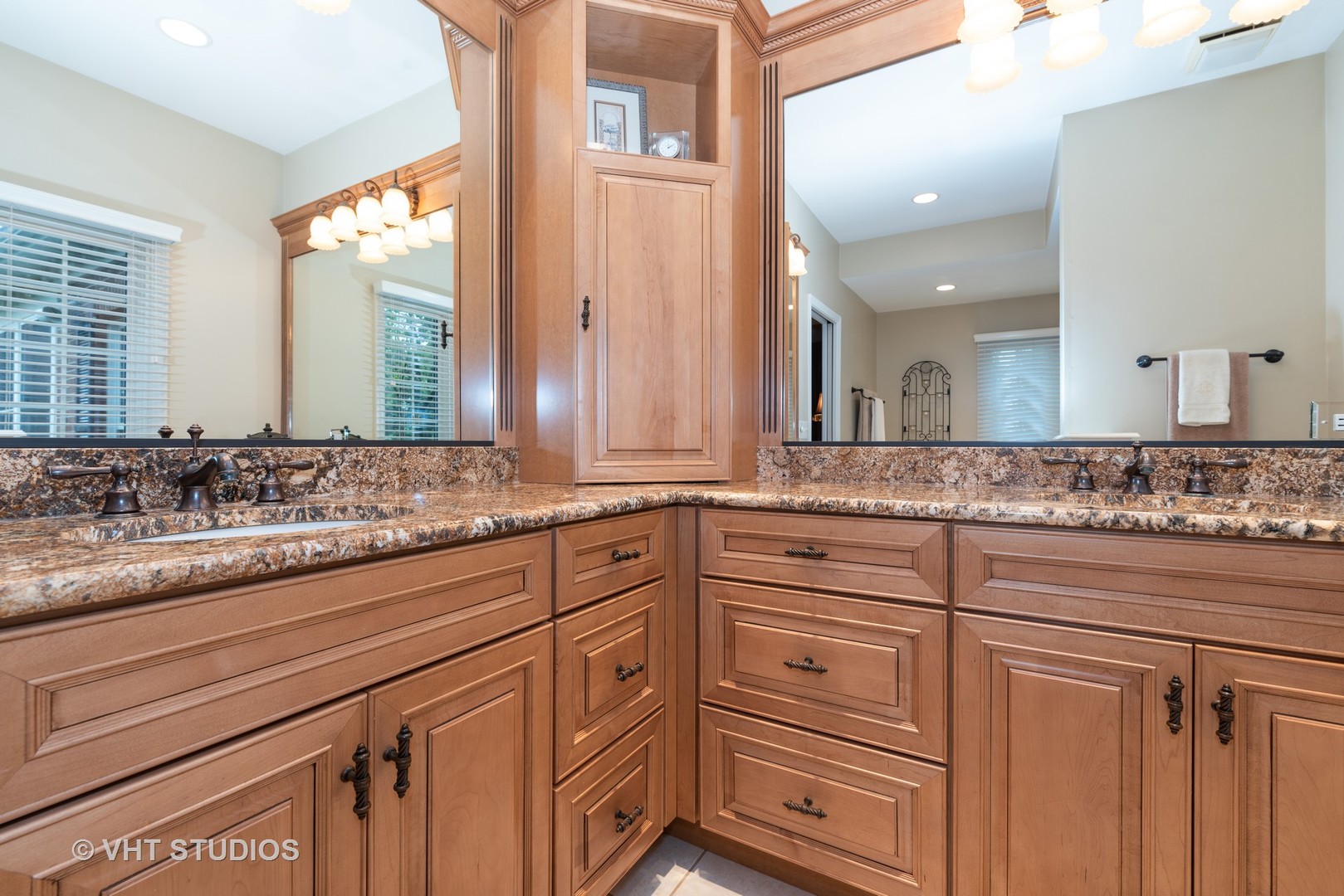 421 Ridge Lane Lake In The Hills, IL 60156 - Photo 11 of 16