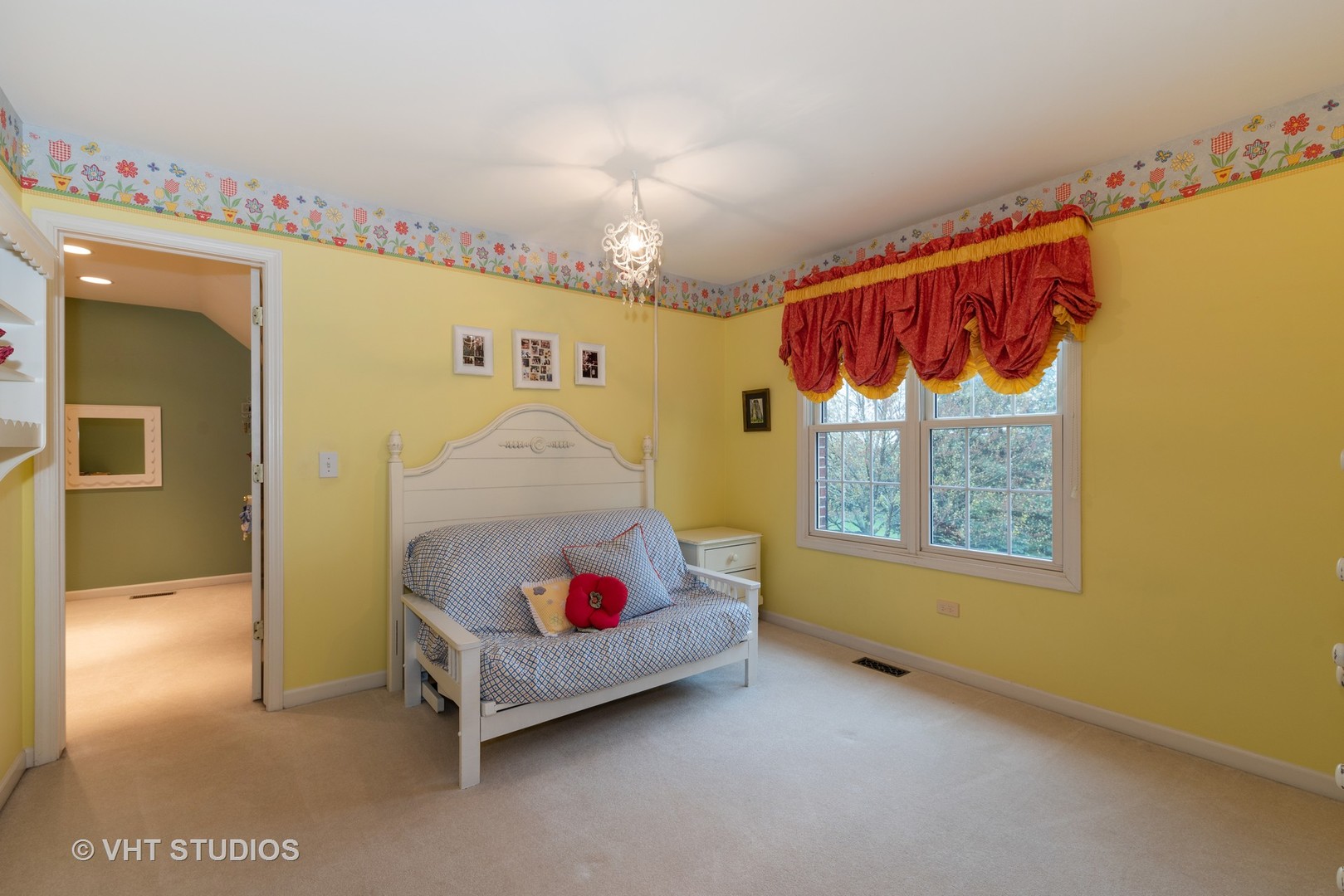 421 Ridge Lane Lake In The Hills, IL 60156 - Photo 13 of 16