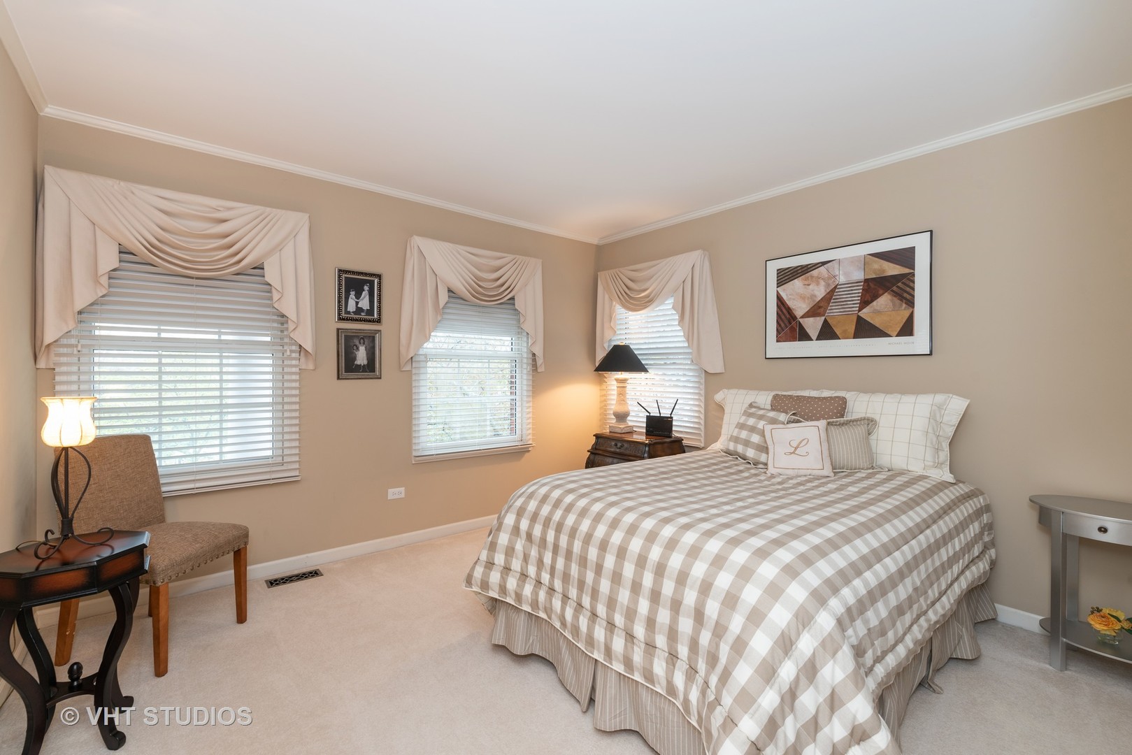 421 Ridge Lane Lake In The Hills, IL 60156 - Photo 14 of 16