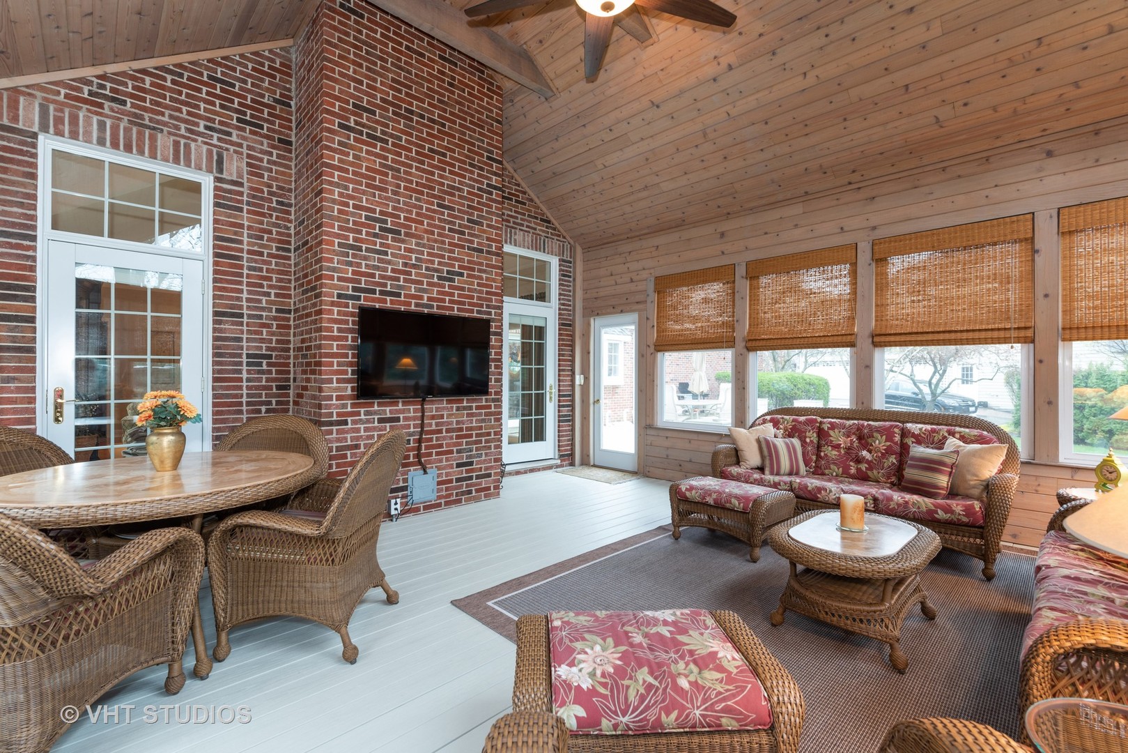 421 Ridge Lane Lake In The Hills, IL 60156 - Photo 8 of 16