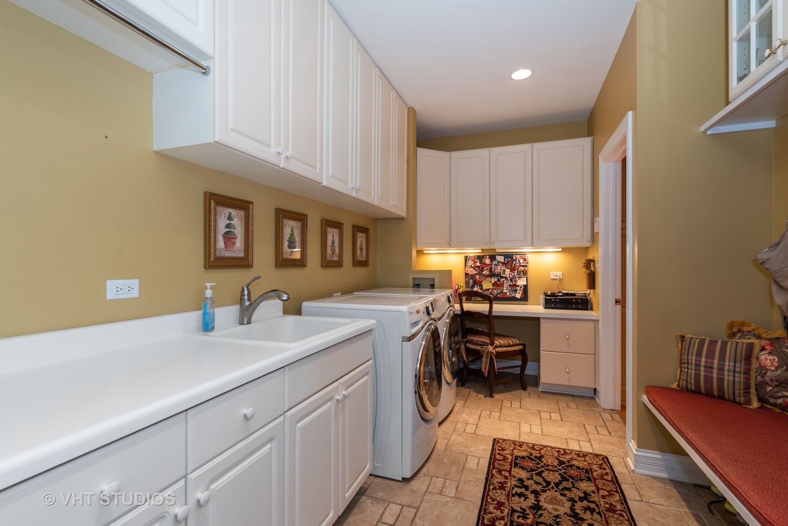 421 Ridge Lane Lake In The Hills, IL 60156 - Photo 9 of 16