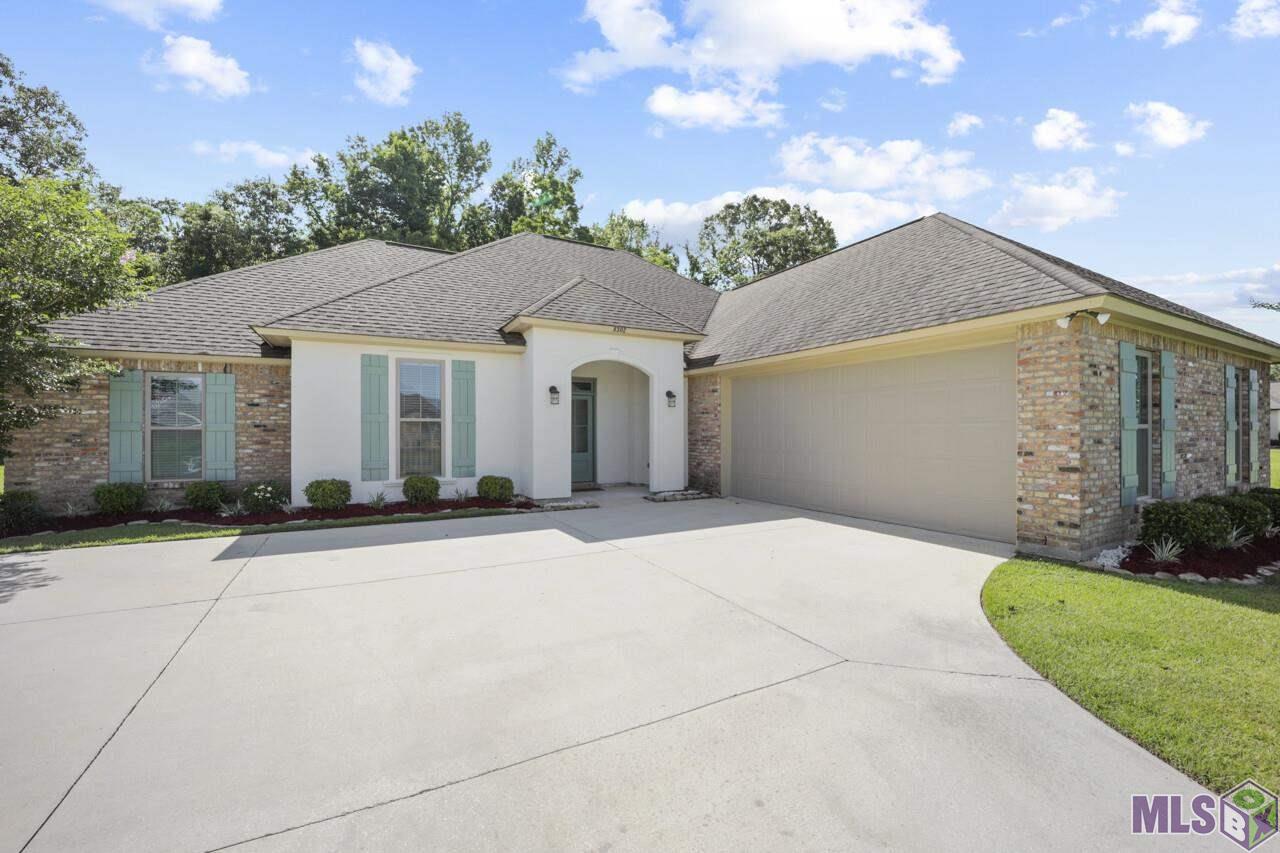 8302 Stoneshire Drive Baton Rouge, LA 70818 - Photo 2 of 20