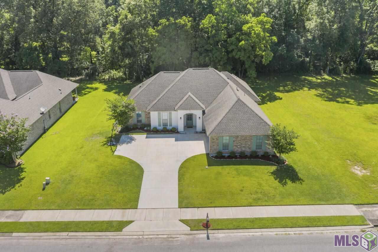 8302 Stoneshire Drive Baton Rouge, LA 70818 - Photo 3 of 20