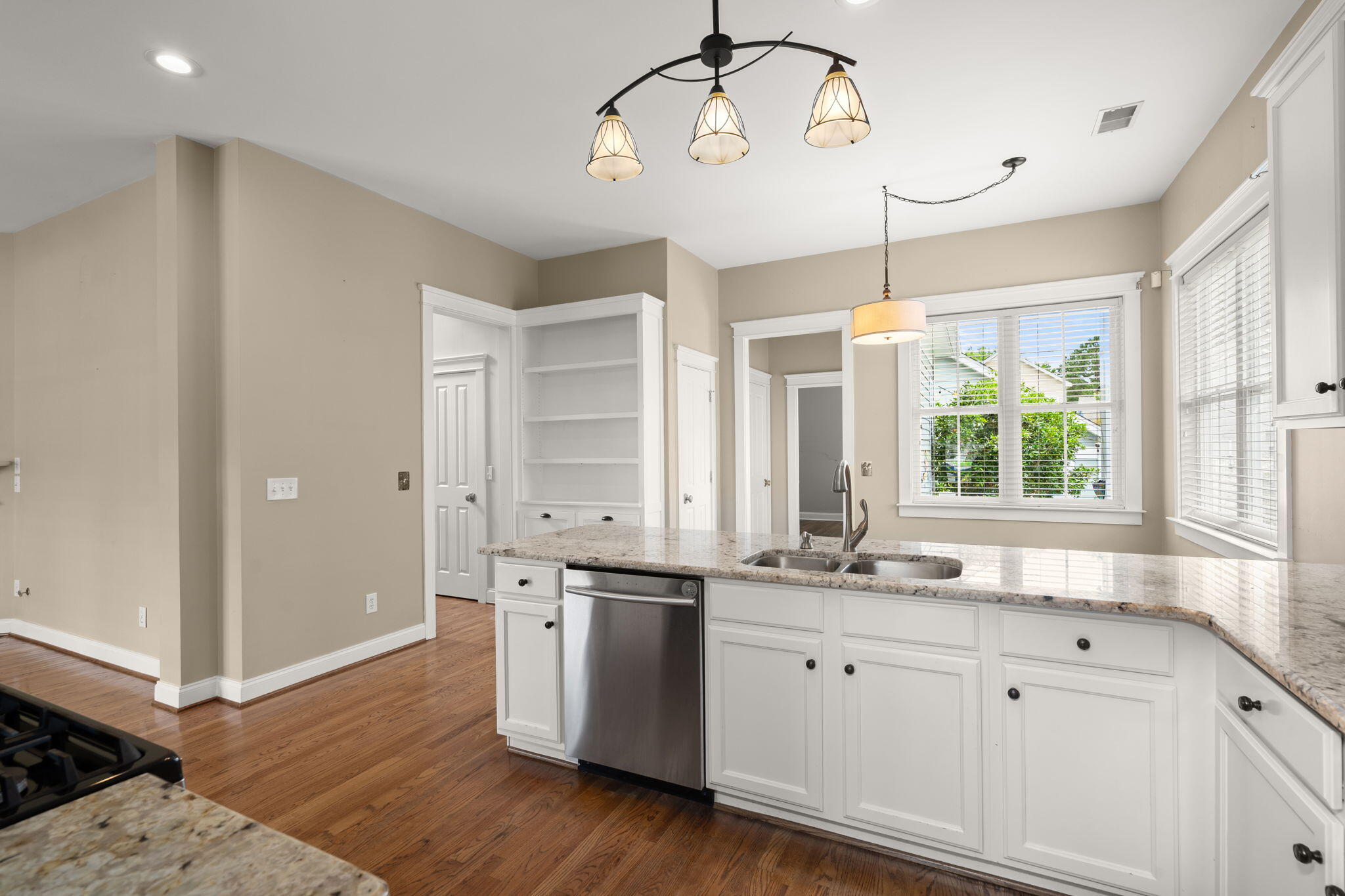 302 Hydrangea Street Summerville, SC 29483 - Photo 26 of 67