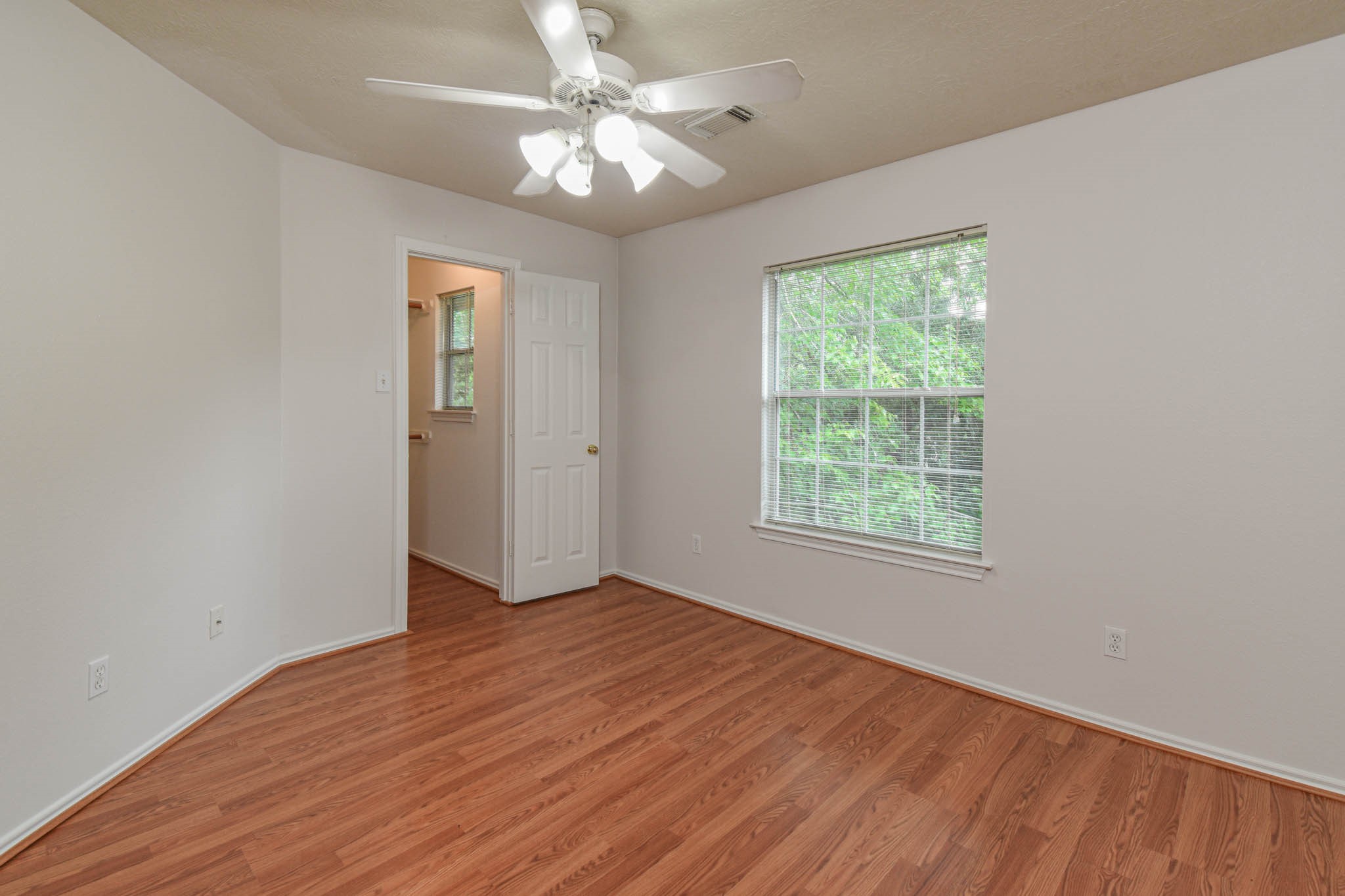 213 Summerhaze Circle Spring, TX 77382 - Photo 28 of 32 Secondary Bedroom