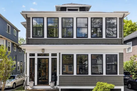 $799,000 | 15 Kingsboro Park, Unit 2, Boston, MA 02130