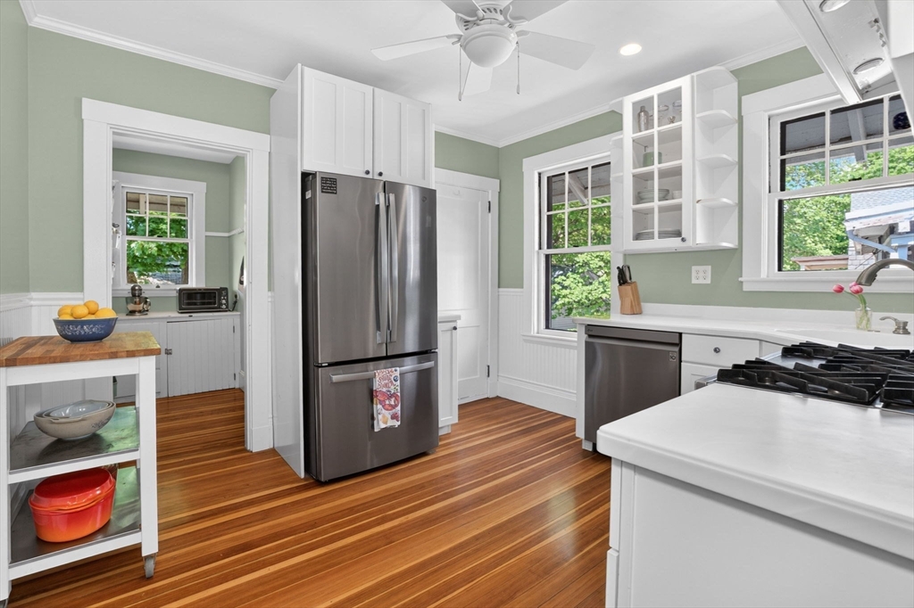 15 Kingsboro Park, Unit 2 Boston, MA 02130 - Photo 12 of 30 a kitchen with a refrigerator a stove a washer and dryer