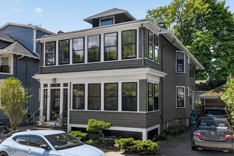 $799,000 | 15 Kingsboro Park, Unit 2, Boston, MA 02130