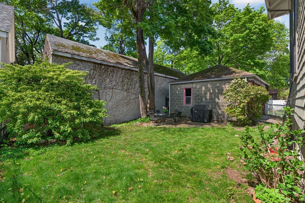 15 Kingsboro Park, Unit 2 Boston, MA 02130 - Photo 23 of 30 a view of a back yard of the house