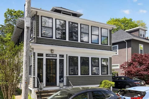$799,000 | 15 Kingsboro Park, Unit 2, Boston, MA 02130