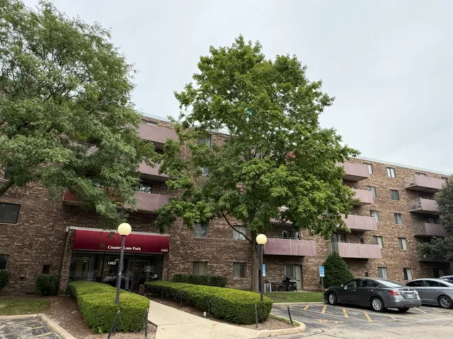 $218,000 | 1463 Mercury Drive, Unit 115, Schaumburg, IL 60193