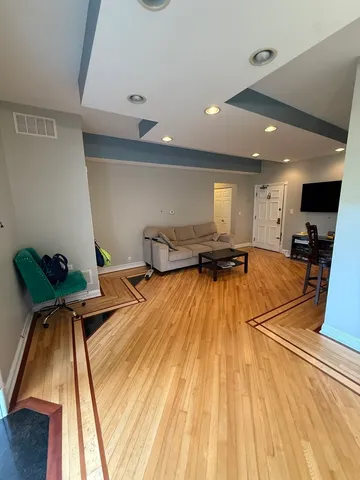 $218,000 | 1463 Mercury Drive, Unit 115, Schaumburg, IL 60193