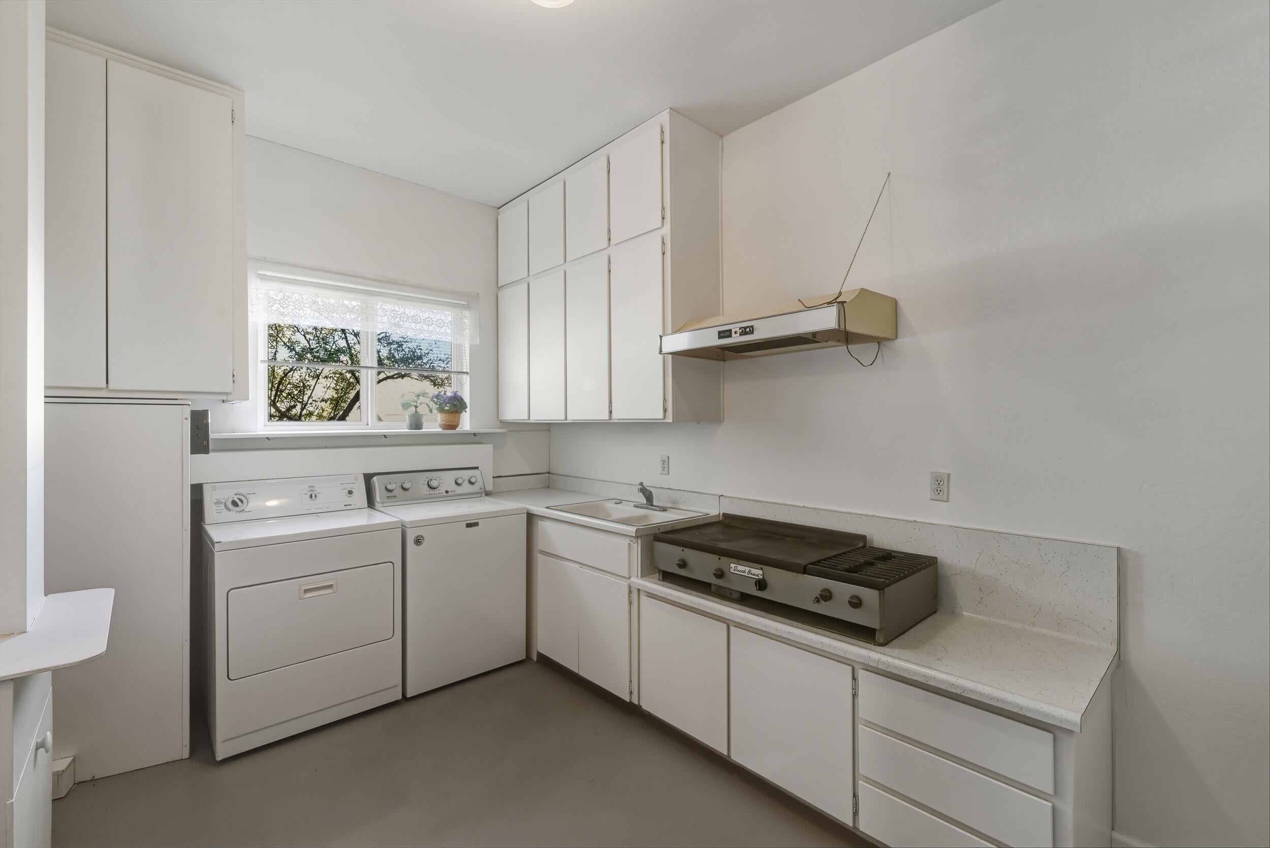 1208 West Random Way Payson, AZ 85541 - Photo 12 of 58 MIL Kitchen/Laundry Room