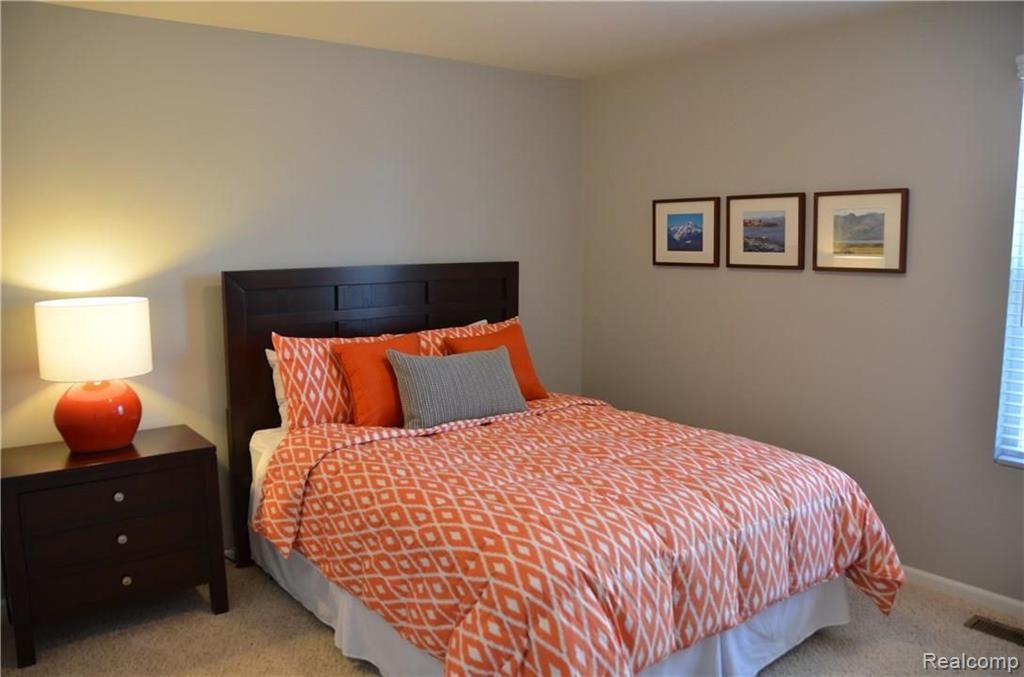 7026 Oakhurst Ridge Road Clarkston, MI 48348 - Photo 21 of 30
