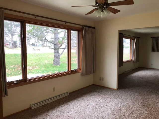 $275,000 | 5543 Us Rte 20 West, Freeport, IL 61032