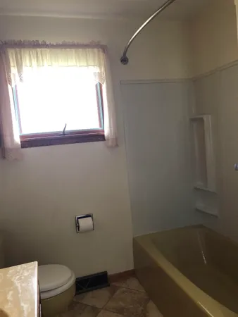 $260,000 | 5543 Us Rte 20 West, Freeport, IL 61032