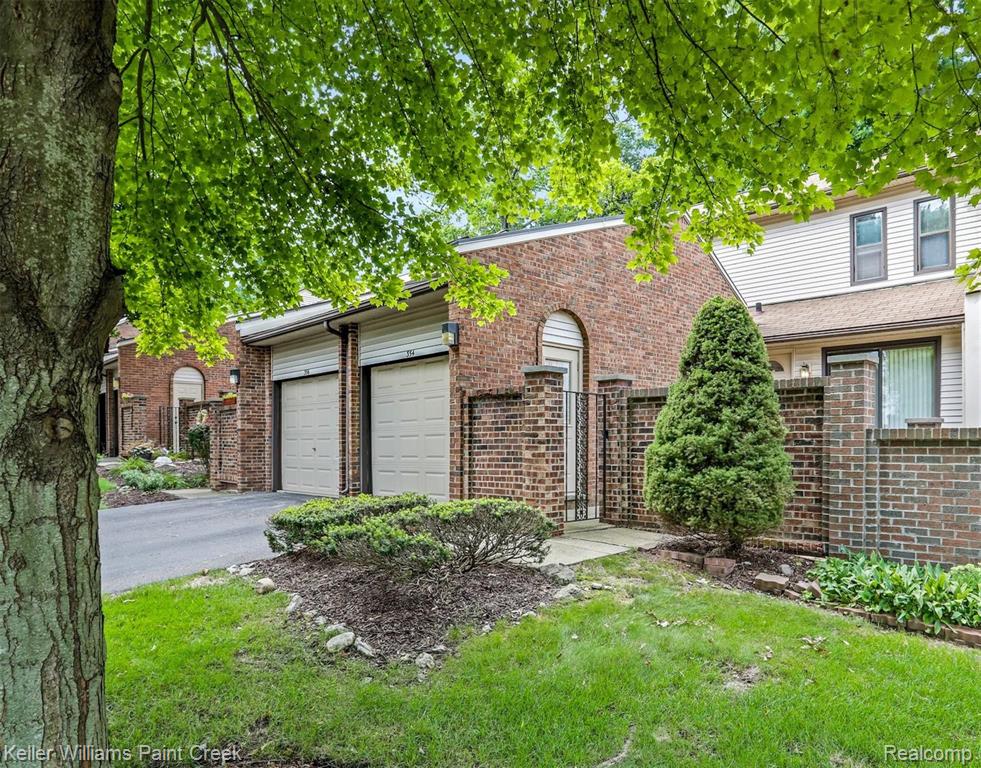 354 Willow Grove Lane Rochester Hills, MI 48307 - Photo 2 of 21