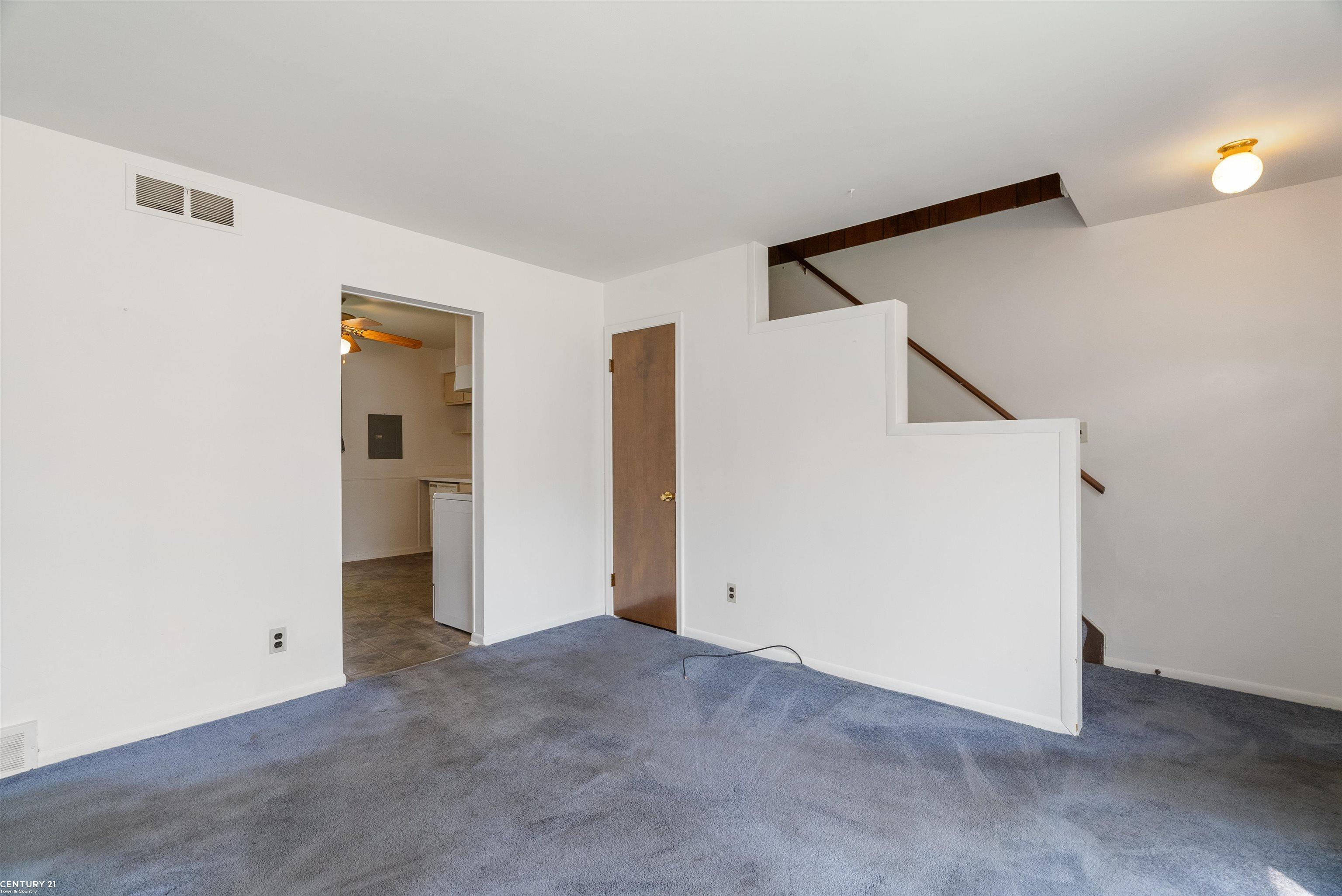 14357 Stephens Warren, MI 48089 - Photo 6 of 27