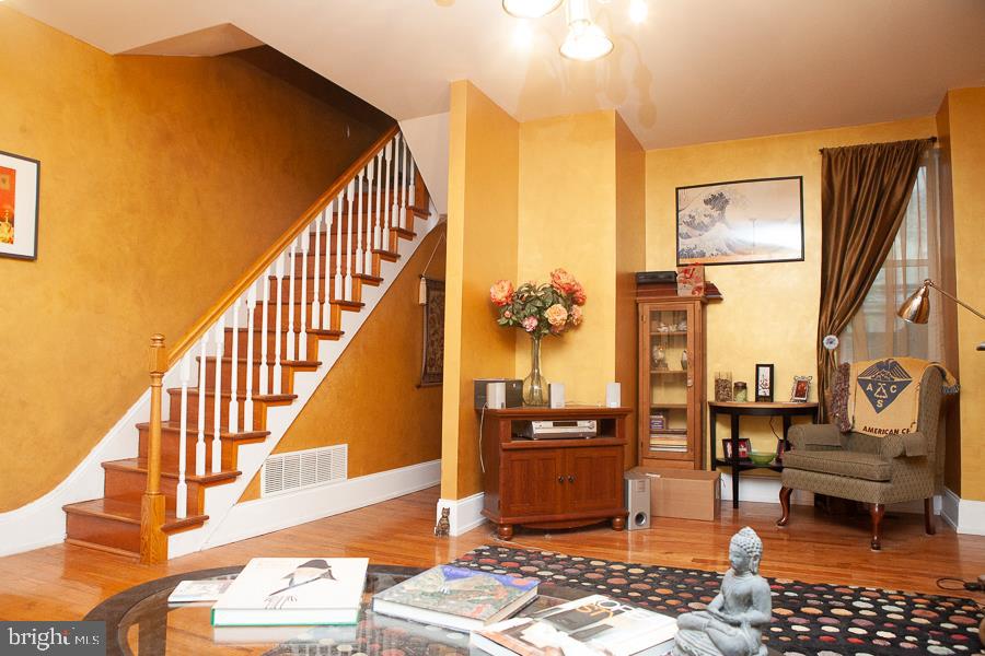 1517 Swain Street Philadelphia, PA 19130 - Photo 12 of 29