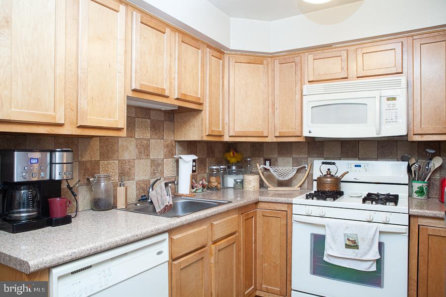 1517 Swain Street Philadelphia, PA 19130 - Photo 14 of 29