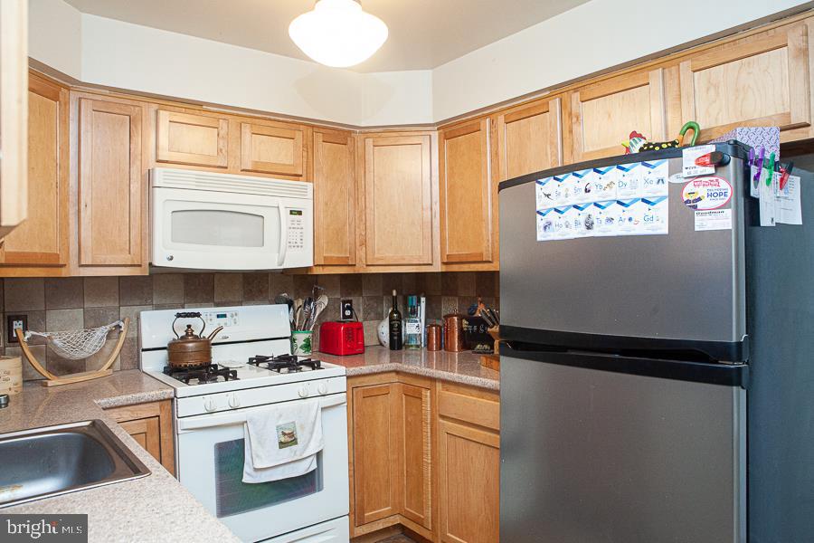 1517 Swain Street Philadelphia, PA 19130 - Photo 15 of 29