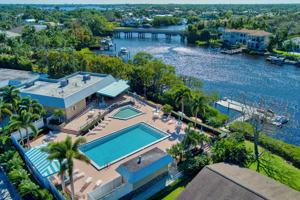 $4,000 | 18350 Southeast Wood Haven Lane, Unit F, Jupiter, FL 33469