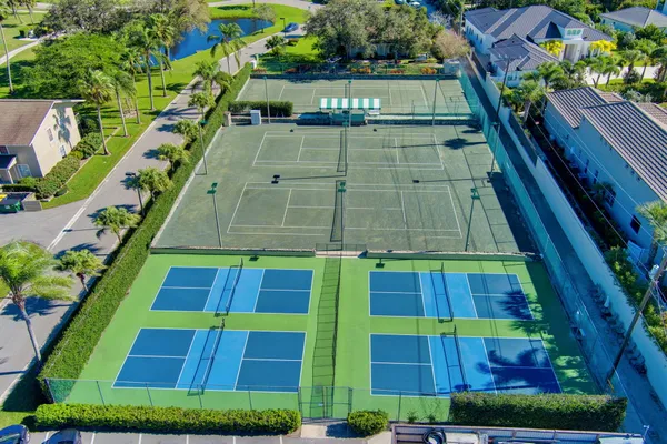 $4,000 | 18350 Southeast Wood Haven Lane, Unit F, Jupiter, FL 33469