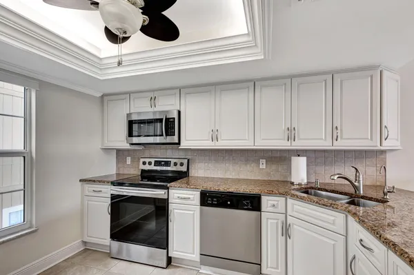 $4,000 | 18350 Southeast Wood Haven Lane, Unit F, Jupiter, FL 33469
