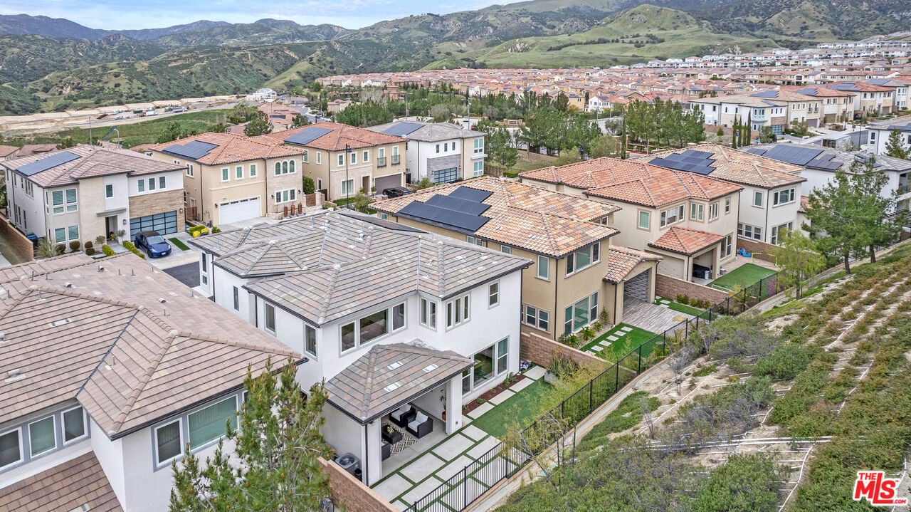 11960 Carabela Court Porter Ranch, CA 91326 - Photo 5 of 53 Gallery Image 5