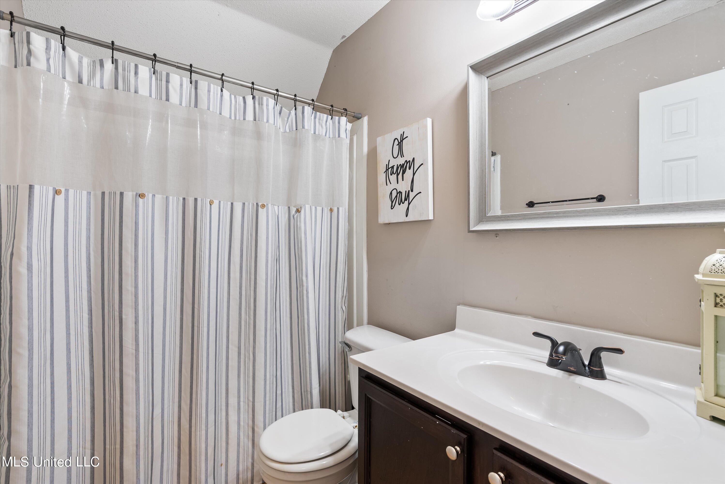 4596 Bolin Road Hernando, MS 38632 - Photo 19 of 25 19-Bathroom