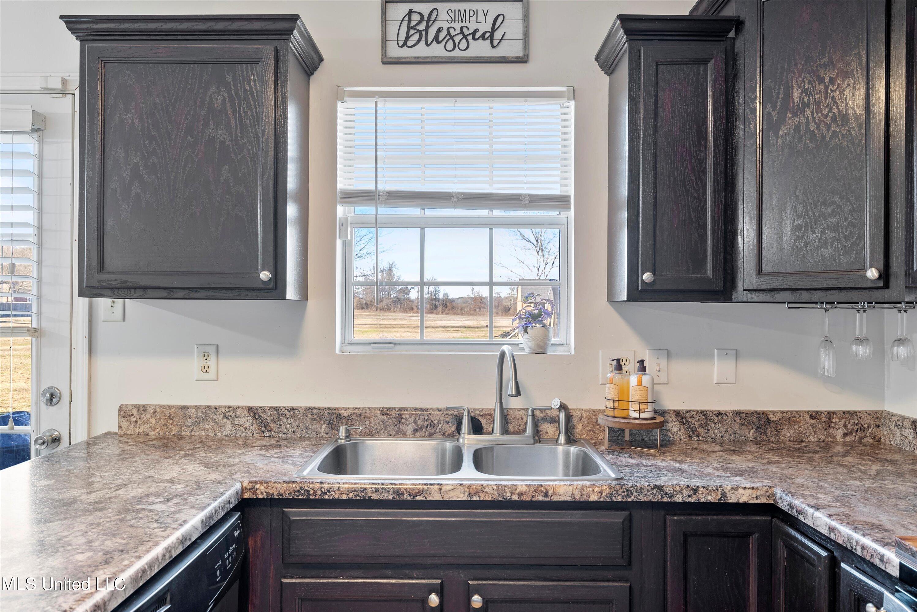 4596 Bolin Road Hernando, MS 38632 - Photo 10 of 25 10-Kitchen
