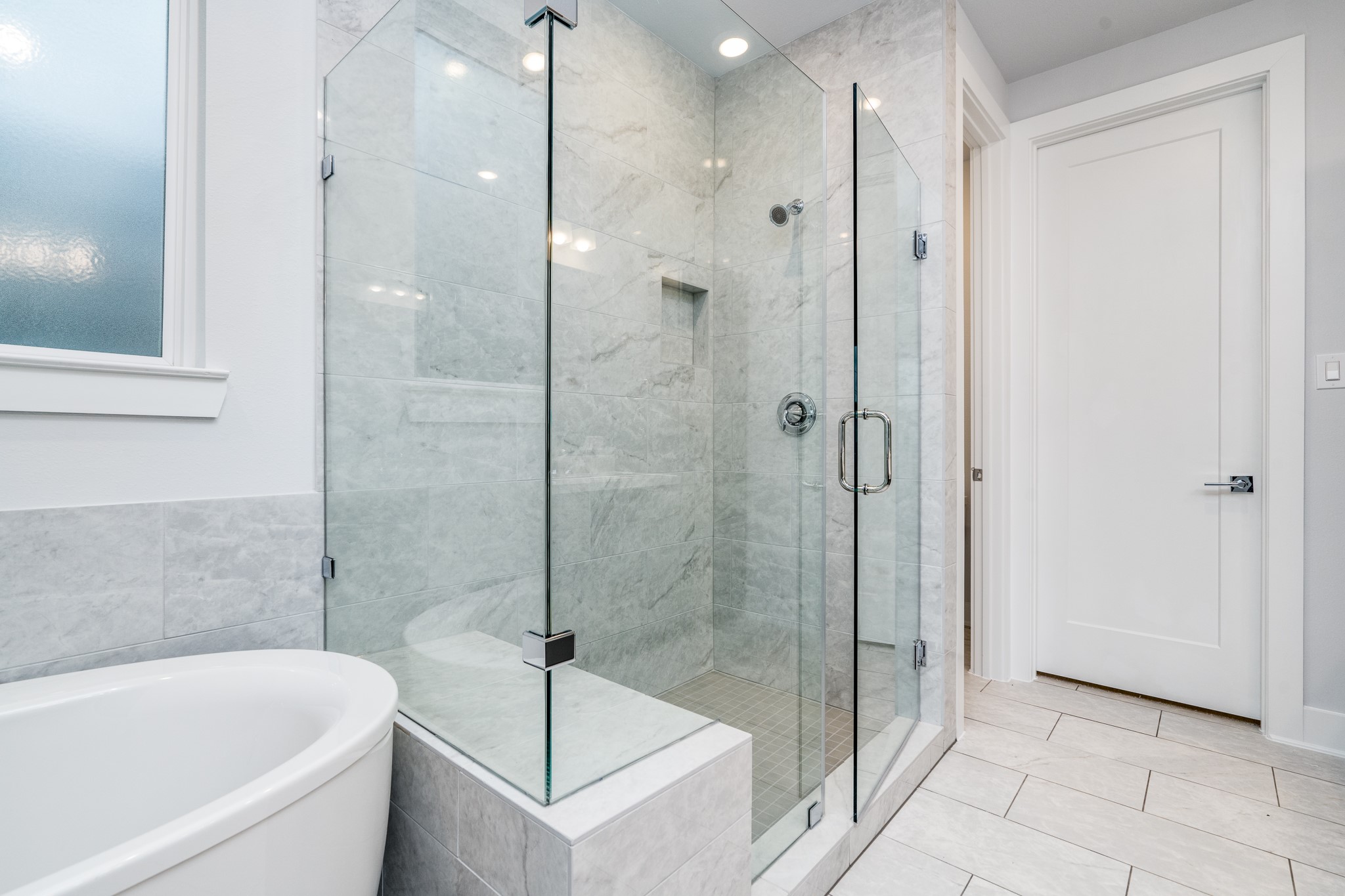 4224 Schuler Street Houston, TX 77007 - Photo 23 of 37 Separate shower