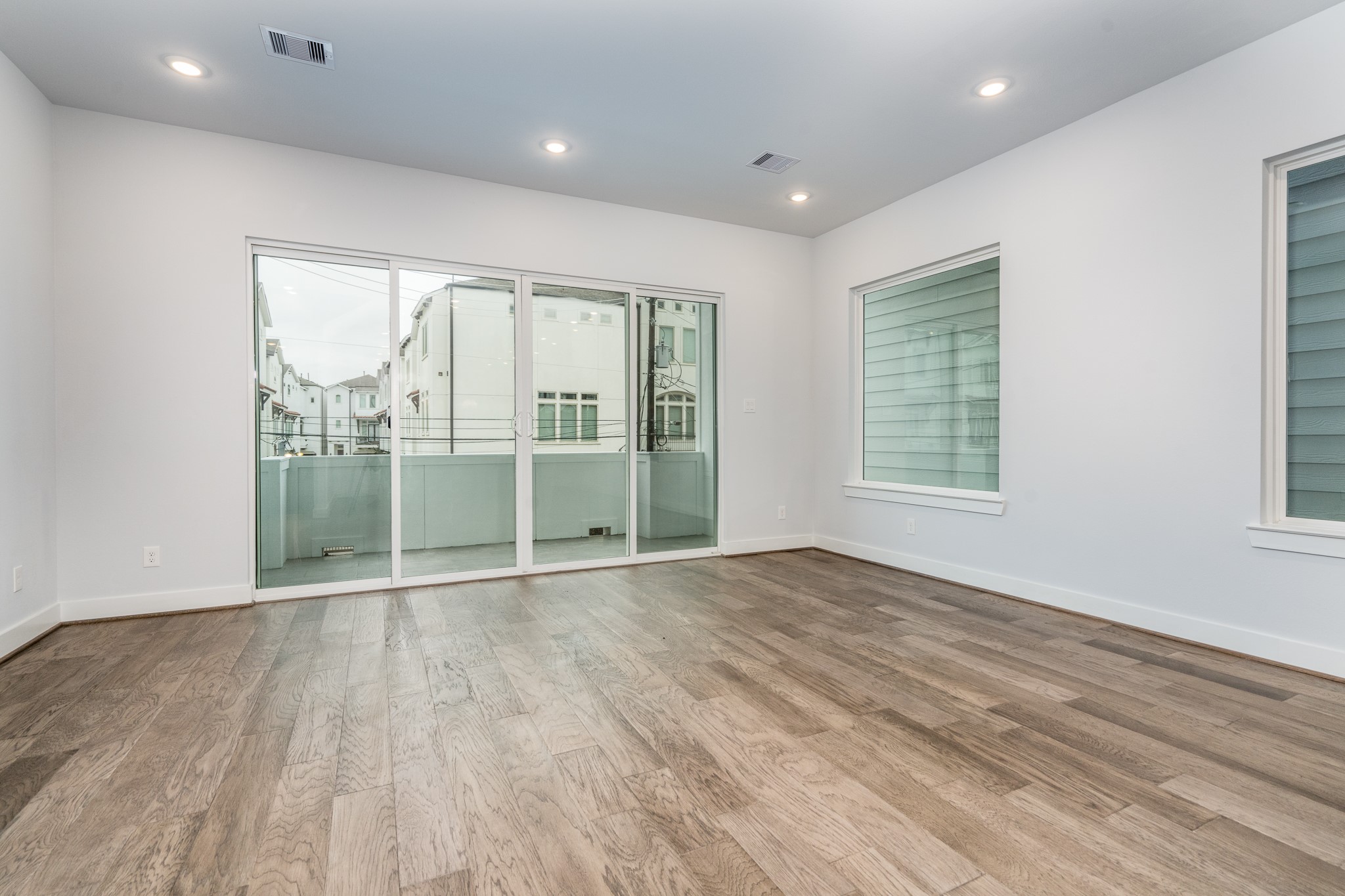 4224 Schuler Street Houston, TX 77007 - Photo 9 of 37
