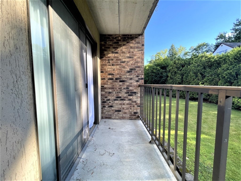 555 Main Street, Unit 202 Stoneham, MA 02180 - Photo 7 of 8