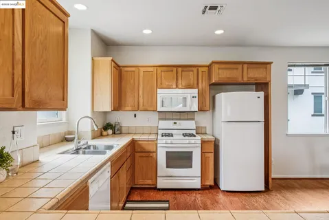 $685,000 | 1861 Parkside Drive, Concord, CA 94519