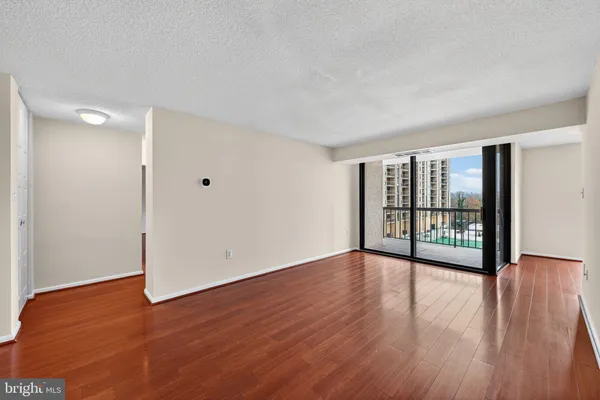 $399,000 | 4500 South Four Mile Run Drive, Unit 314, Arlington, VA 22204