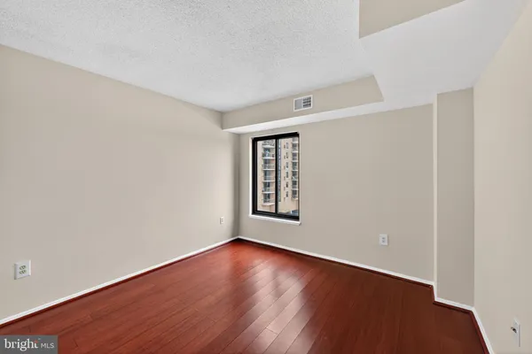 $399,000 | 4500 South Four Mile Run Drive, Unit 314, Arlington, VA 22204