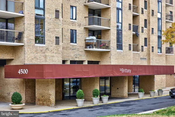 $399,000 | 4500 South Four Mile Run Drive, Unit 314, Arlington, VA 22204